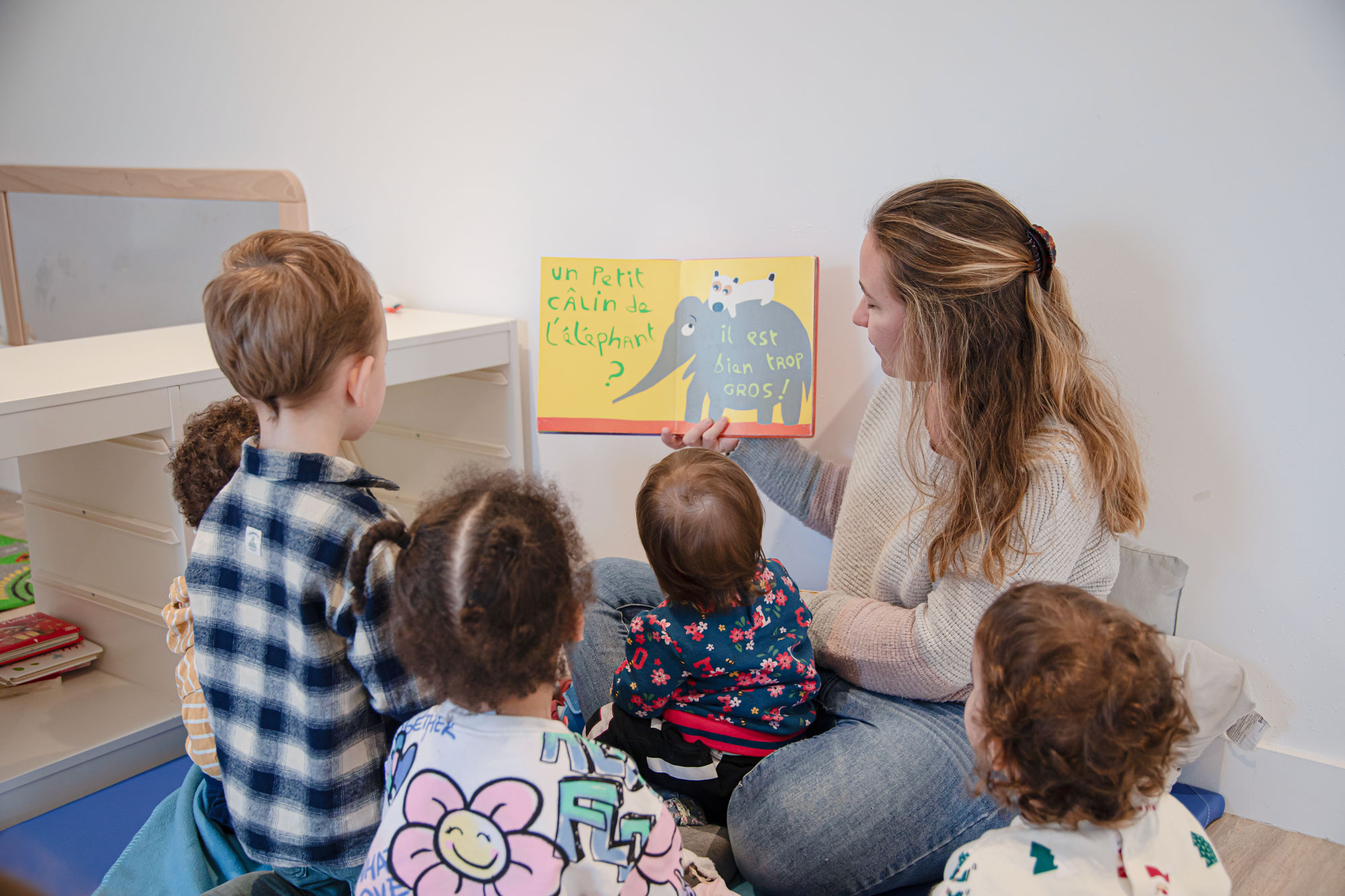 Histoires et jeux découverte des animaux avec les enfants et bébés de nos micro-crèches BAB'ATAO